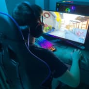 uɐbᴉlooH Steam avatar